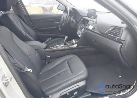 2013 BMW 320I xDrive z USA, uszkodzony, nr VIN WBA3C3C5XDF980284